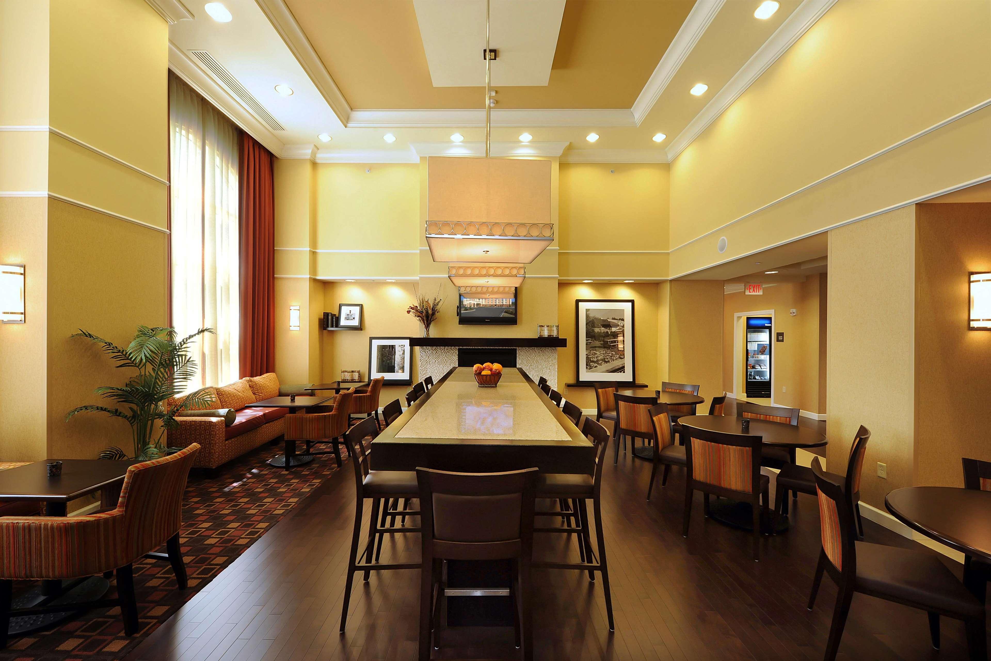 Hampton Inn & Suites סקוטסבורו מסעדה תמונה